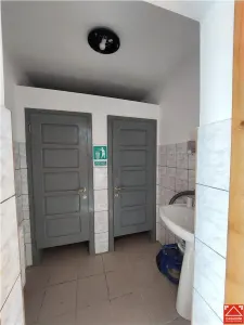 Hala cu birouri in apropiere de autostrada - foto 14