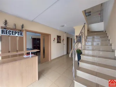 Casa cu 10 camere pentru pensiune sau locuit - foto 2