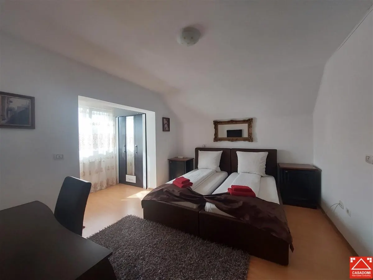 Casa cu 10 camere pentru pensiune sau locuit - foto 13