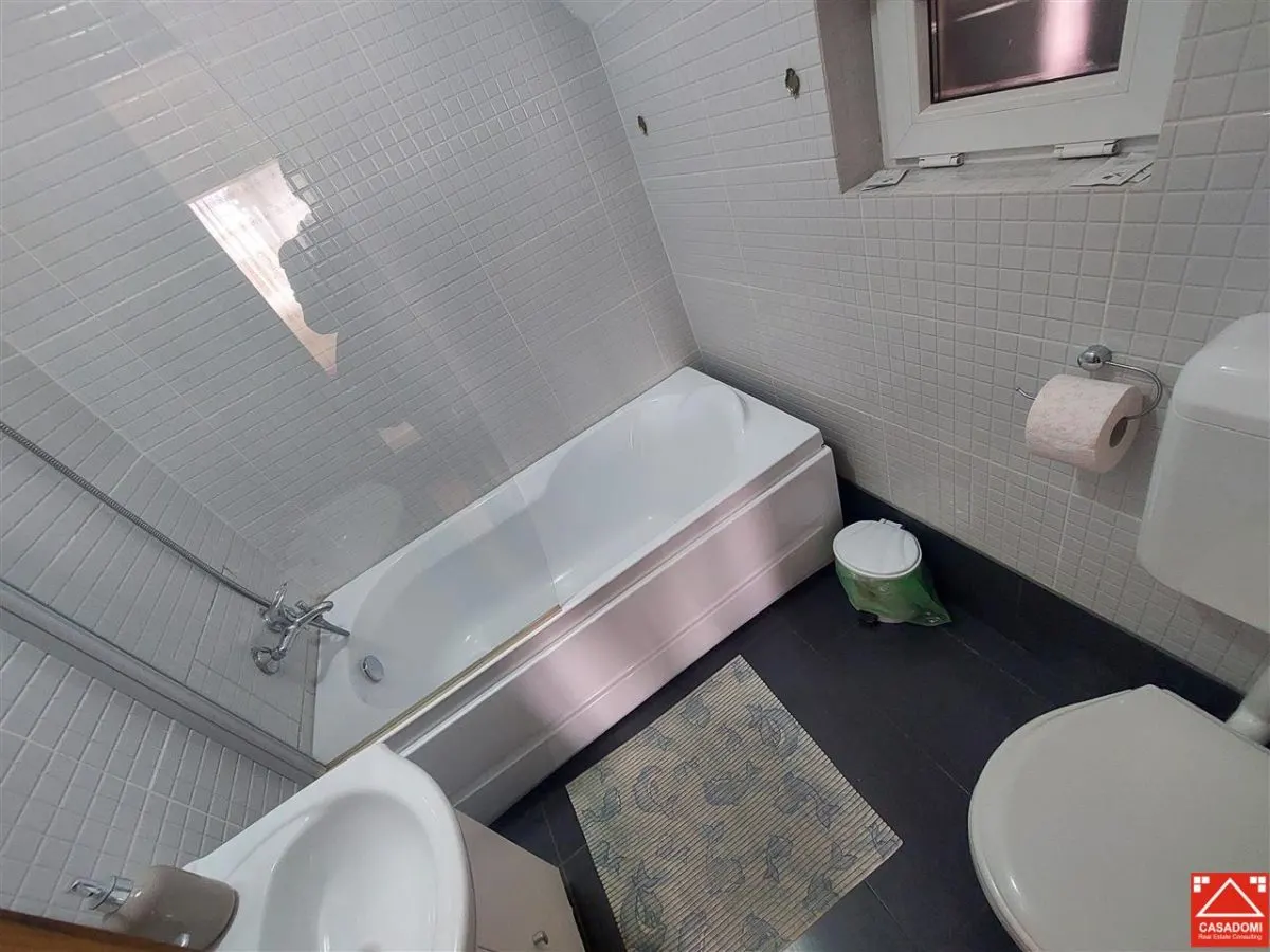 Casa cu 10 camere pentru pensiune sau locuit - foto 18