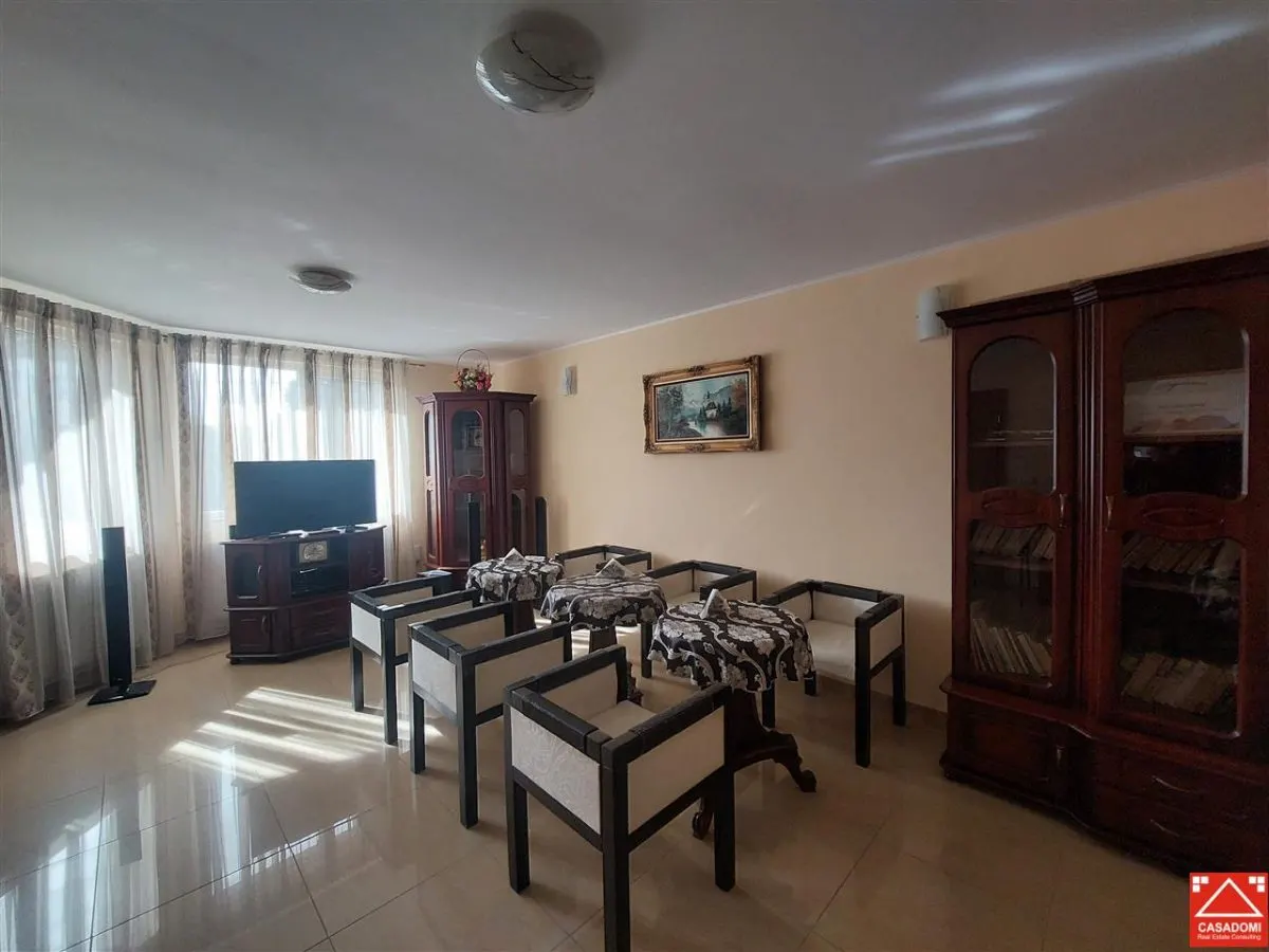 Casa cu 10 camere pentru pensiune sau locuit - foto 6