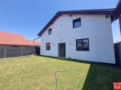 PRET REDUS!!! Casa parter cu pod mansardabil in Livada - Livada