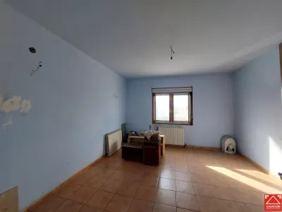 Imobil D+P+2E+M, zona Poetului, integral sau partial - foto 10