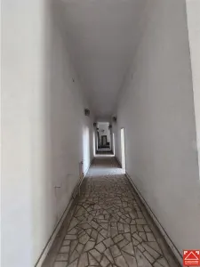 Cladire ultracentrala cu curte privata, pentru activitati diverse - foto 14