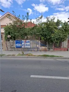 In Calarasi  - Central -Casa si teren  pe strada Grivita - Calarasi