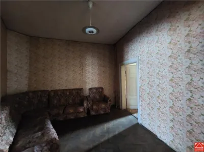 Casa cu spatiu comercial, zona Intim - foto 8