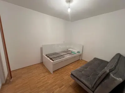 Caransebes, 3 Camere, Et.1, Renovat, Zona Nord - foto 5