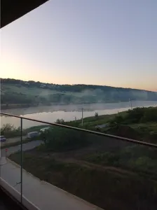 Apartament cu 2 cam si terasa, vedere catre lac - foto 3