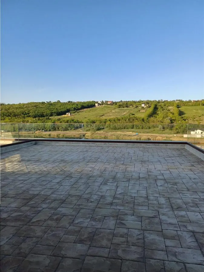 Apartament cu 2 cam si terasa, vedere catre lac - foto 4