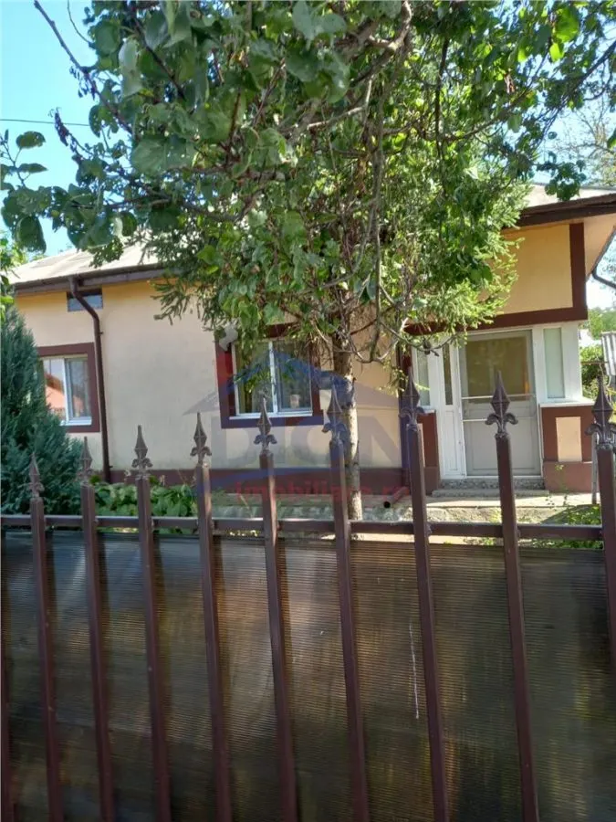 Ulmeni - jud. Calarasi ,  casa locuibila si teren intravilan - foto 1