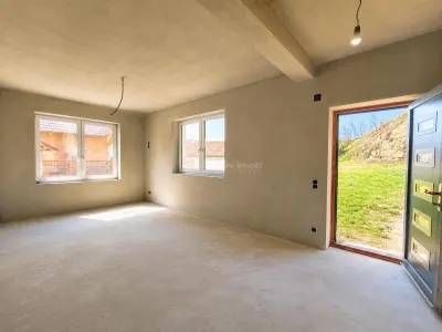 Casa moderna noua de vanzare in Sadu - Sadu