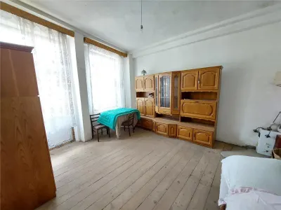 2 camere in cladire P+1,etaj 1, 60 MP,  beci subsol, Ultracentral - Buzau