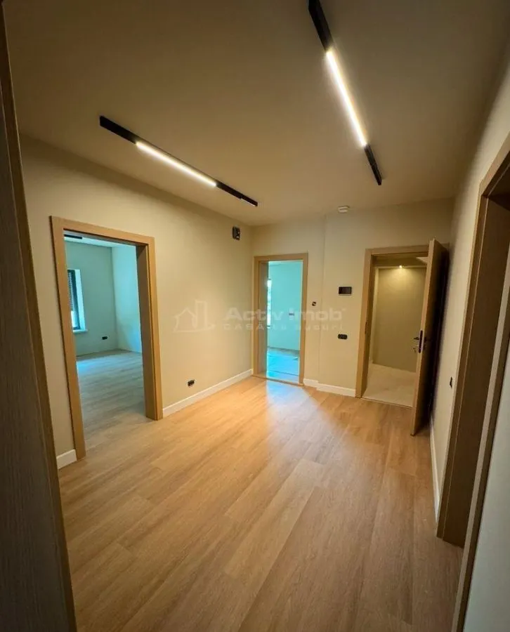 vila 6 camere - 280 mp - zona Aviatiei/Baneasa - pentru locuit sau activitate comerciala - foto 2