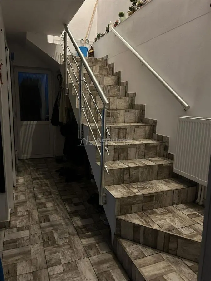 Casa P+E , teren 300 mp, pretabila - clinica, birouri, locuinta - Parc - foto 13