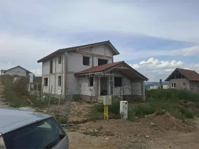 Casa la rosu - Constructie 2025 - Mintia - foto 6