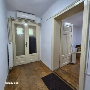 apartament 3 camere la curte, pivnita, centrala, Armeneasca- Mosilor - foto 6