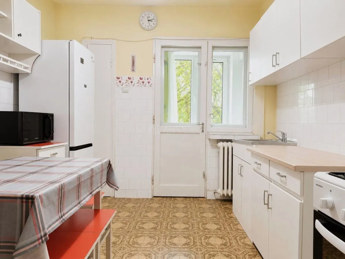 Apartament 4 Camere Etaj 1 cu garaj  si boxa Baia Mare Central - foto 1