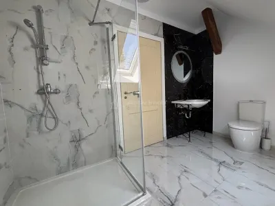 Proprietate de patrimoniu pe malul lacului Paleu - Teren 2.300 mp - piscina - Coliba lui Horea – casa istorica din secolul XVIII - foto 18