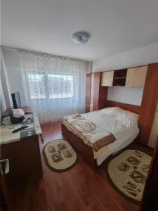 Apartament 3 cam decomandat 1 Decembrie -Magazin Profi - foto 3
