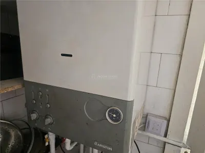 Resita, 4 Cam. Dec., Mobilat+Utilat, Et. 1, Micro 4 - foto 24