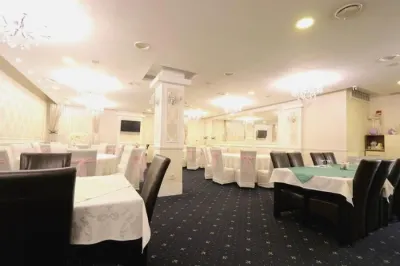 De vanzare –  Cladire comerciala - Pensiune – Restaurant – Ballroom – Rahova – Alexandriei – Leroy Merlin – 1550000E – Afacere la cheie – Comision 0 ! - foto 23