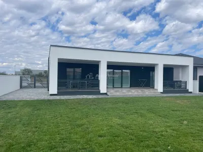 4 cam - Casa individuala in Cartier Rezidential - foto 3