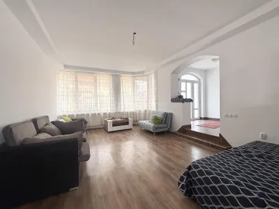 Casa spatioasa si bine compartimentata in Cantemir– locatie excelenta - Oradea