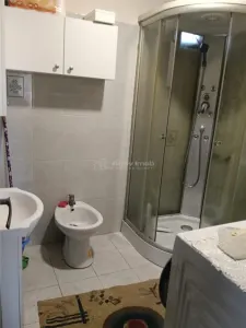 Ap 3 camere-Et.1/3-Mobilat si utilat-Parcare-Curte comuna-Toate utilitatile - foto 5