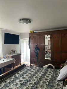 Casa cu etaj, teren 357 mp , pretabila - clinica, birouri, locuinta -  zona centrala - Craiova