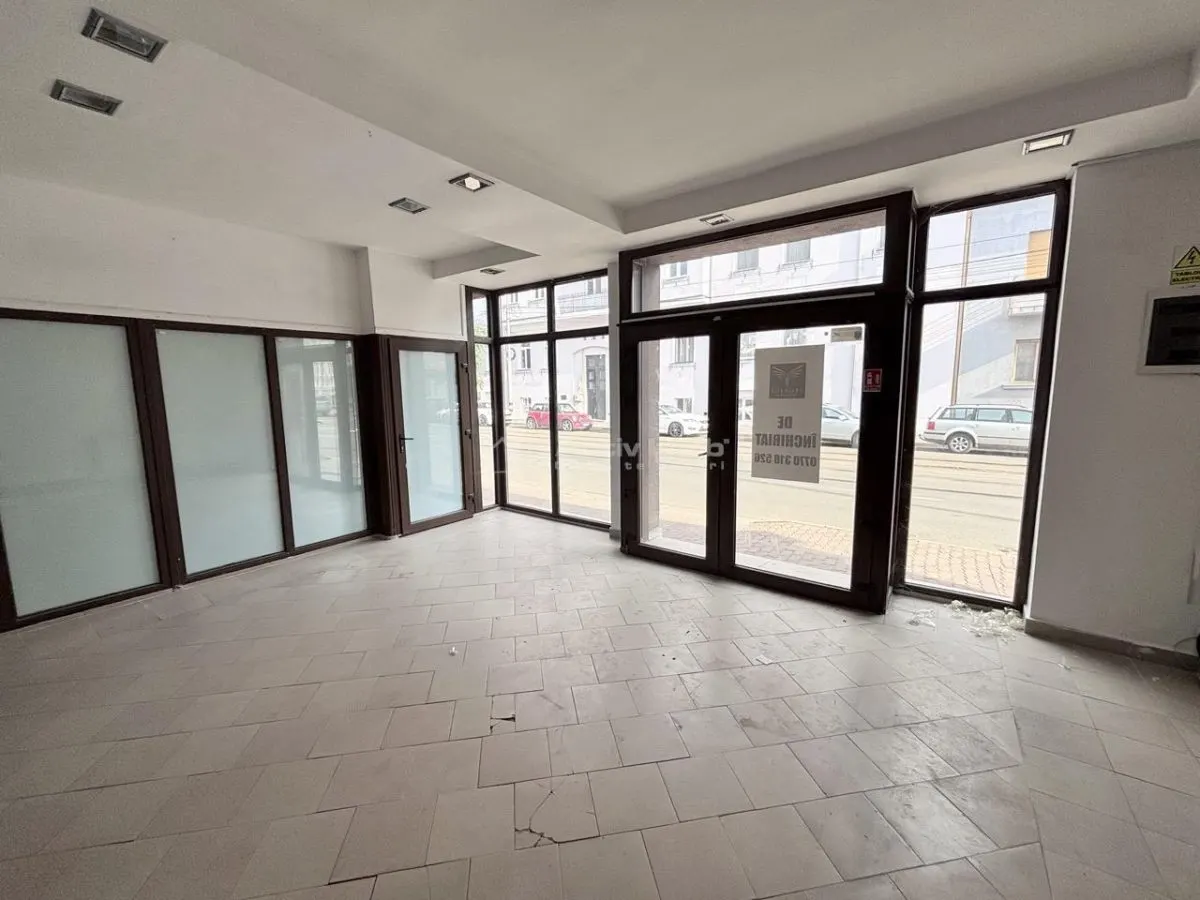 Spatiu comercial ultracentral - 250-750 mp - Vitrina la Strada Primariei - Vizibilitate excelenta - foto 2