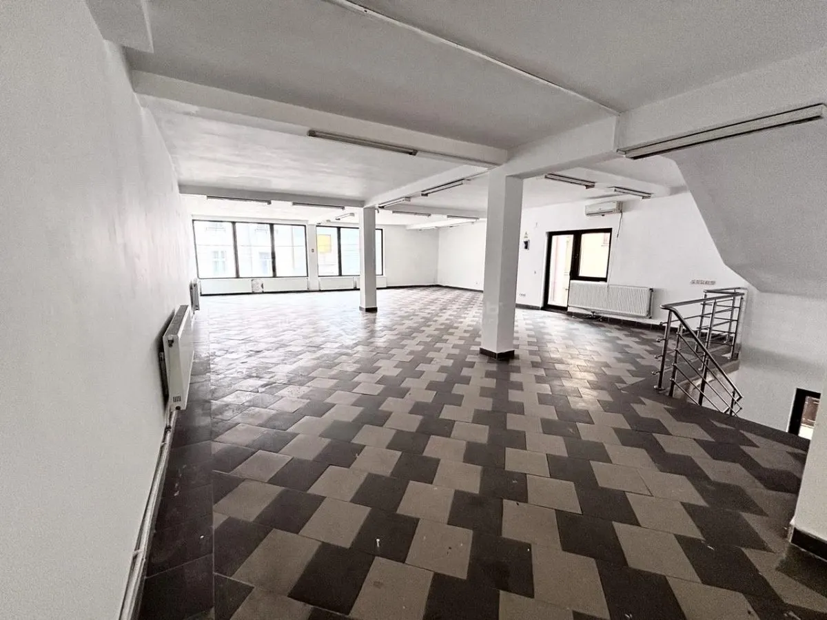 Spatiu comercial ultracentral - 250-750 mp - Vitrina la Strada Primariei - Vizibilitate excelenta - foto 16