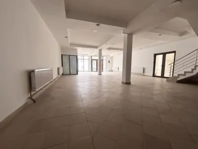 Spatiu comercial ultracentral - 250-750 mp - Vitrina la Strada Primariei - Vizibilitate excelenta - foto 3