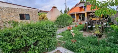 Casa pe sol, teren : 1460 mp - zona Spitalului Municipal - Bariera - foto 3