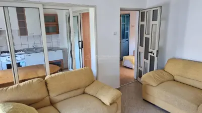 Apartament 2 decomandat, etaj 2 , vilute- Calea Bucuresti - Craiova