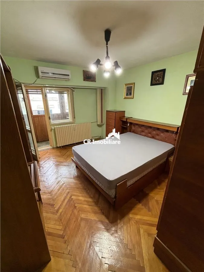 Apartament de vanzare 3 camere Decebal - foto 6