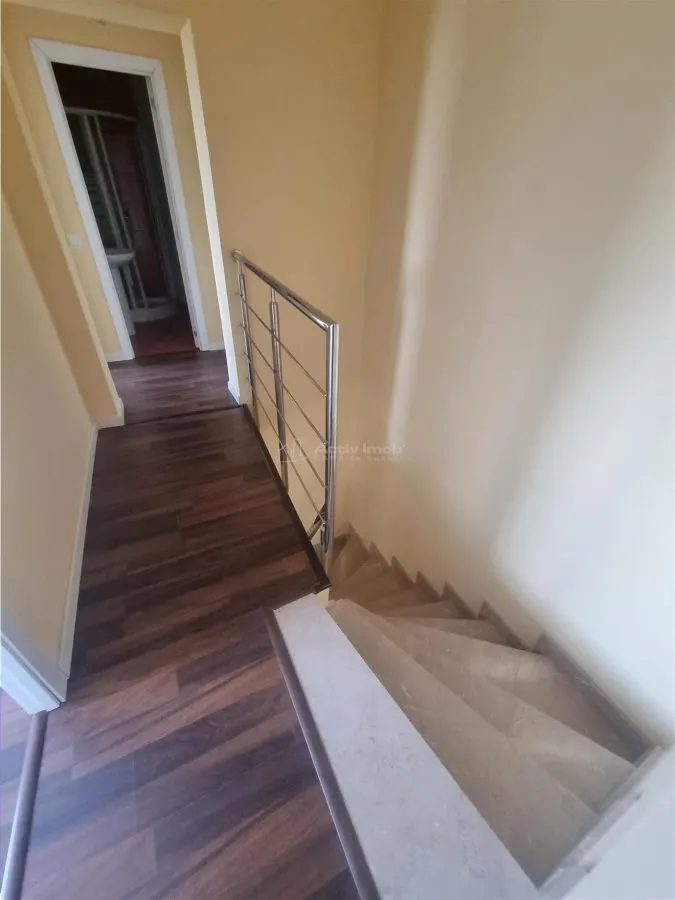 Apartament 5 camere  cu scara interioara tip  penthouse -doua etaje - foto 14