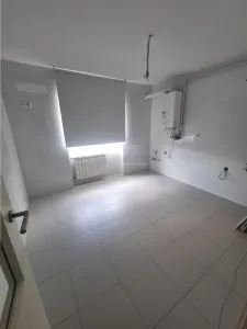 Apartament 5 camere  cu scara interioara tip  penthouse -doua etaje - foto 6