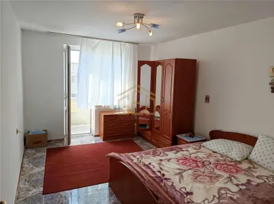Apartament 3 camere in zona centrala Moldova Noua - foto 5