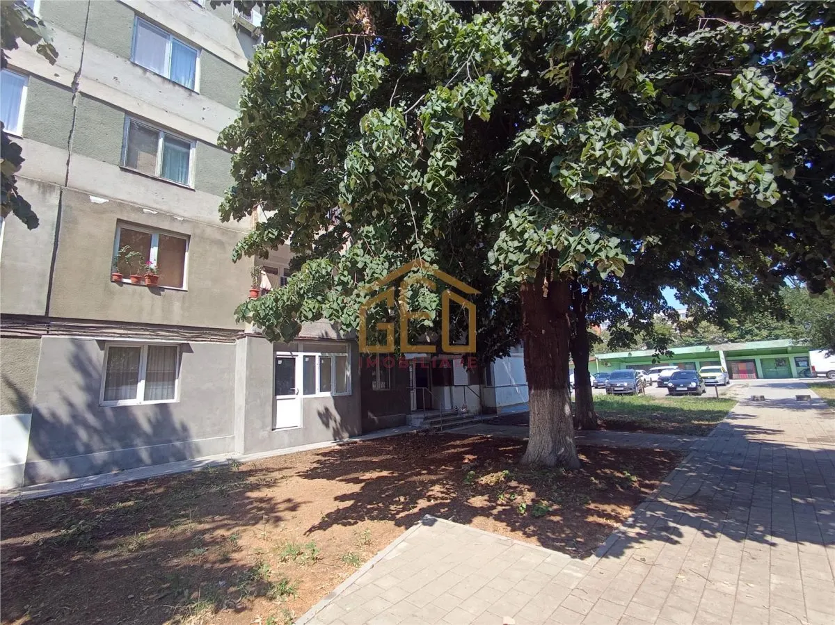 Apartament 3 camere etaj 2 in Moldova Noua - foto 9