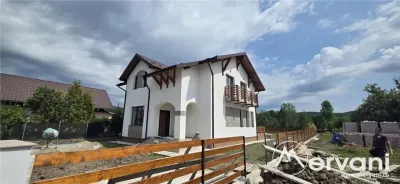 Vila cu 4 camere de vanzare  in Brebu - foto 2