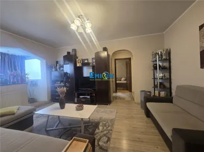 De vanzare apartament 2 camere complet mobilat, str.Cornisa, zona Scolii 10 - Bacau