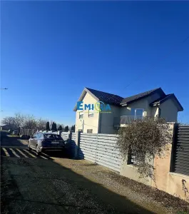 Casa moderna P+1 in Letea Veche cu 506 mp teren, zona usor accesibila - Letea Veche