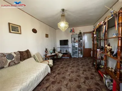 Apartament 3 camere de vanzare zona centrala Tulcea - foto 2
