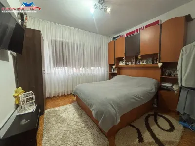 Apartament 4 camere de vanzare zona centrala Tulcea - foto 3