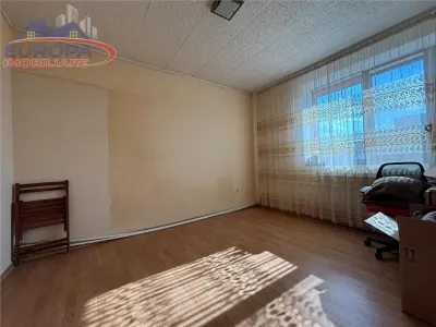 Apartament 3 camere de vanzare zona centrala Tulcea - foto 4