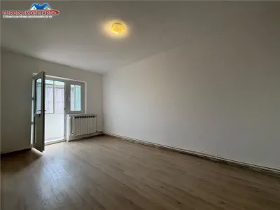 Garsoniera de vanzare zona Dallas Tulcea - foto 2