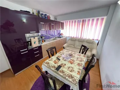 Apartament 3 camere, Piata Sud, etaj 3, renovat si mobilat complet - Focsani