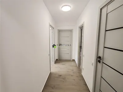 Apartament 2 camere decomandat, renovat, strada Toamnei, Centrul Civic - foto 13