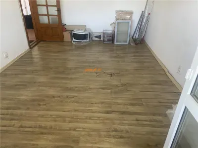 Apartament 2 camere , zona Liceul Economic , 56 mp , decomandat - foto 2