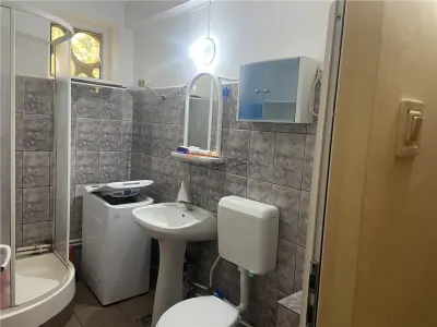 Apartament 2 camere , zona Gara , 50 mp , imbunatatit , mobilat complet - foto 9